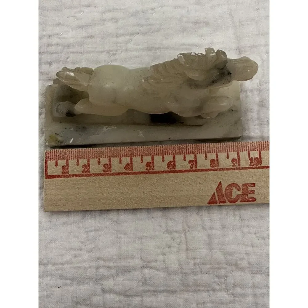 N/A sculpture statues